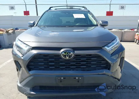2023 Toyota Rav4 Xle z USA, uszkodzony, nr VIN 2T3W1RFV3PW247789